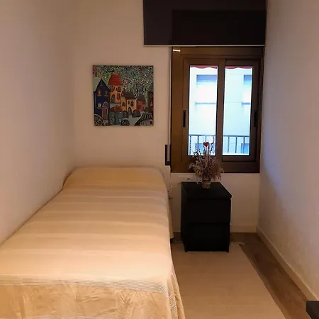 Barcelona Beach 公寓 *